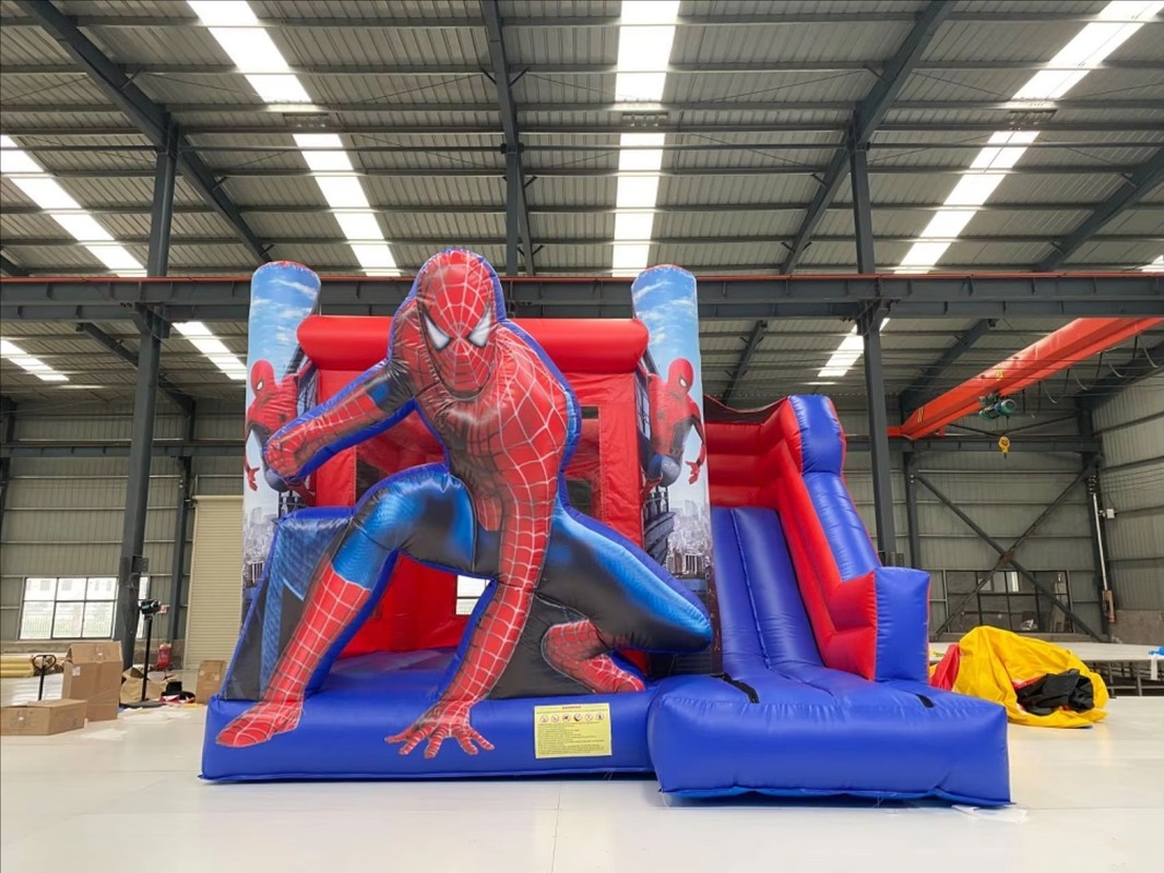 Spiderman Theme Inflatable Castle with Dry Slide and 950w Blower for Kids Party 5*5*3.6m Size 1-6 People Capacity